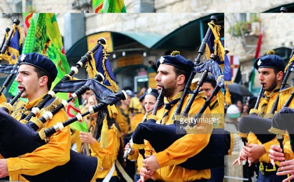 Of boyscout play bagpipes