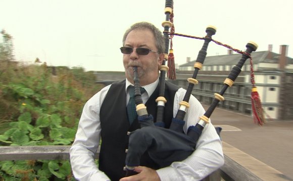 Dartmouth bagpiper wins Silver