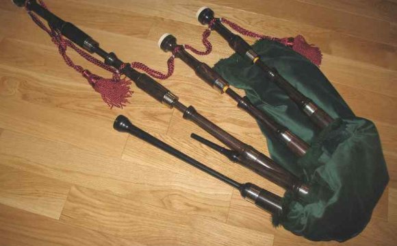 Duncan Soutar bagpipes