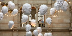Heads - sculptures by Sophie Cave on program in Expression legal of Kelvingrove Art Gallery and Museum, Glasgow