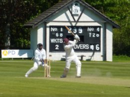 Six for Bellwood in his score of 141